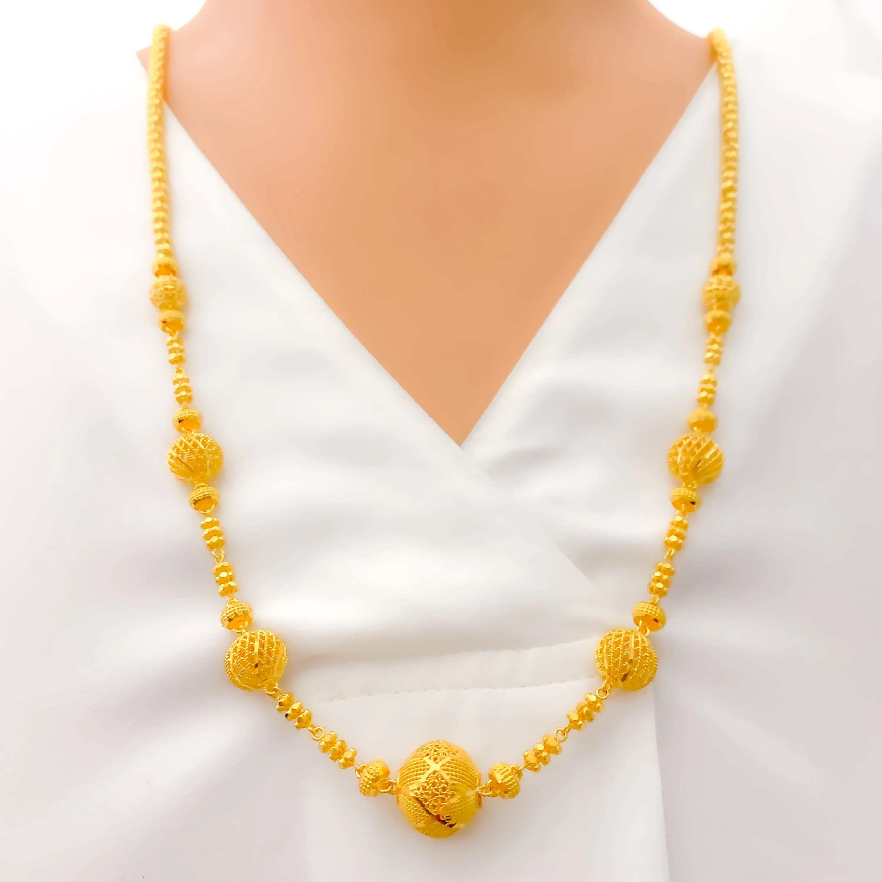 Attractive Flower Accented 22k Gold Long Necklace - 28"
