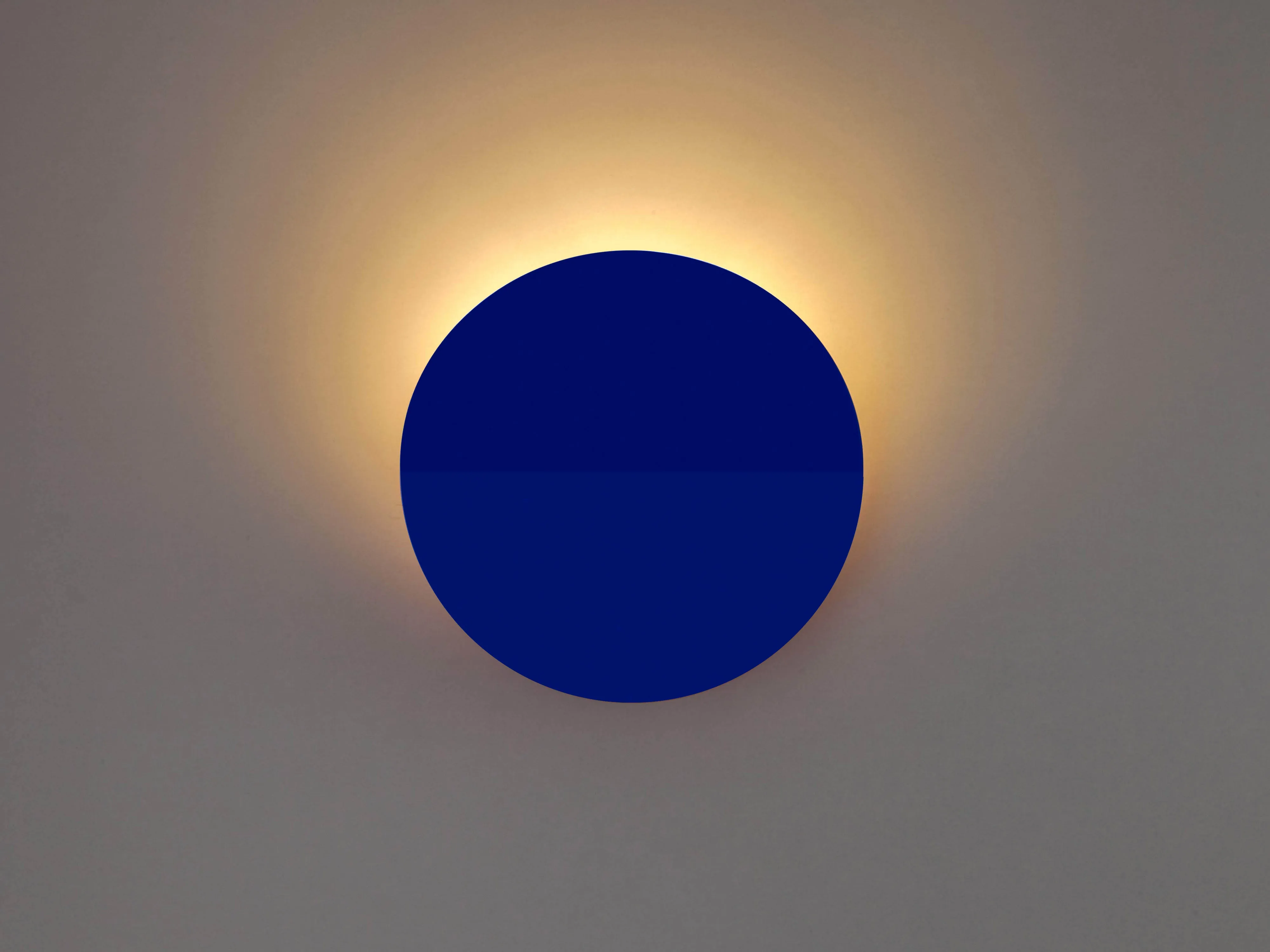 Blue diffuser wall light