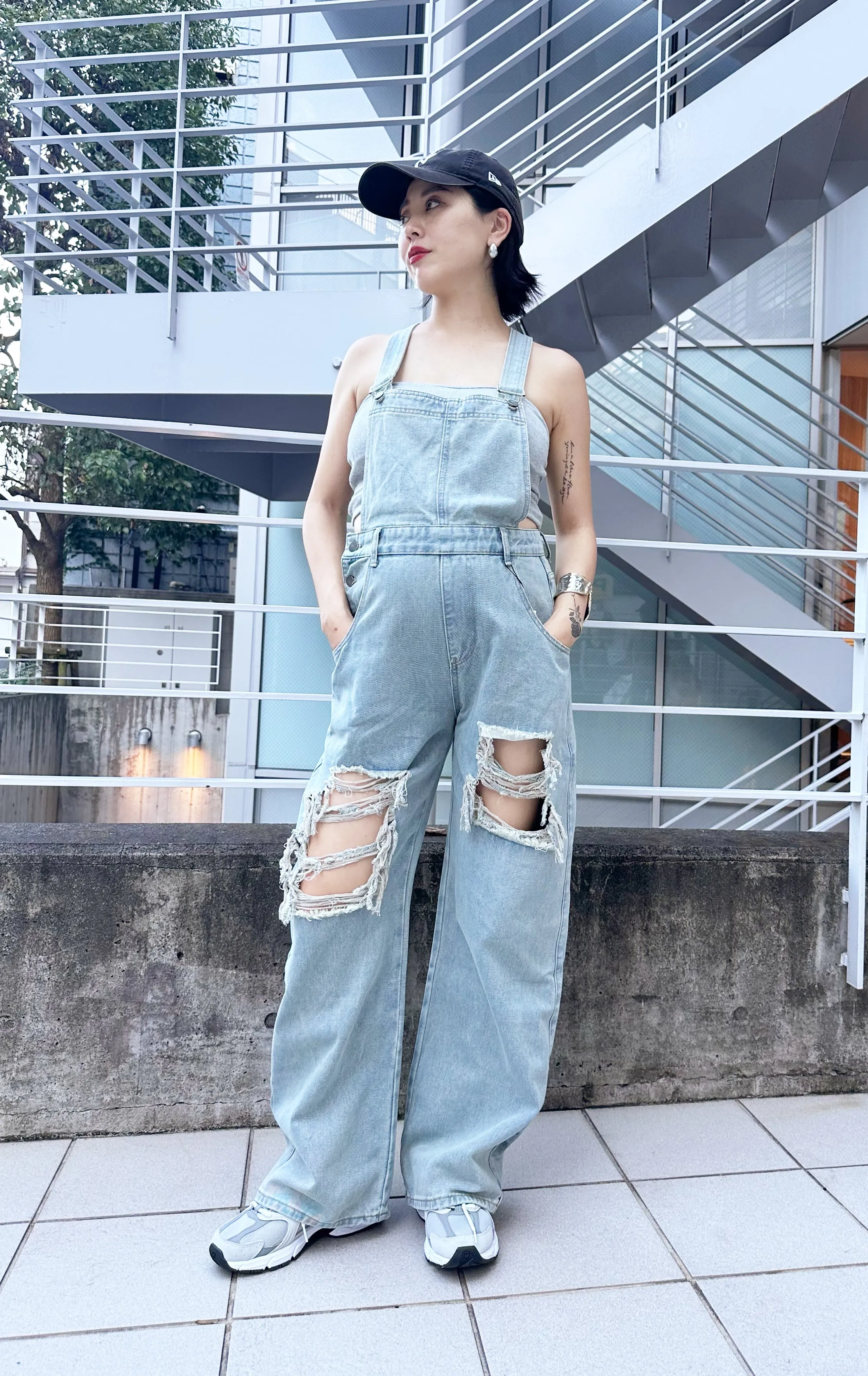 Damage denim salopette