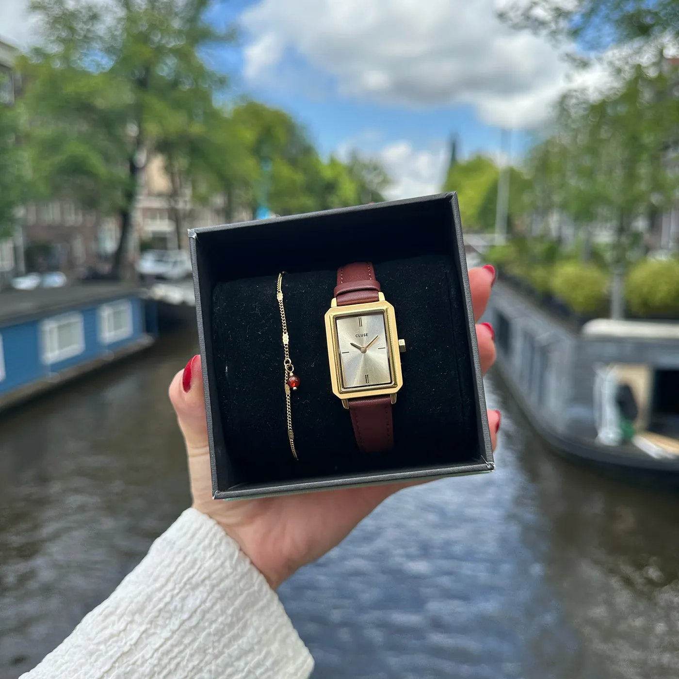 Gold Flüette Leather Watch and Chain Bracelet Gift Set with Box